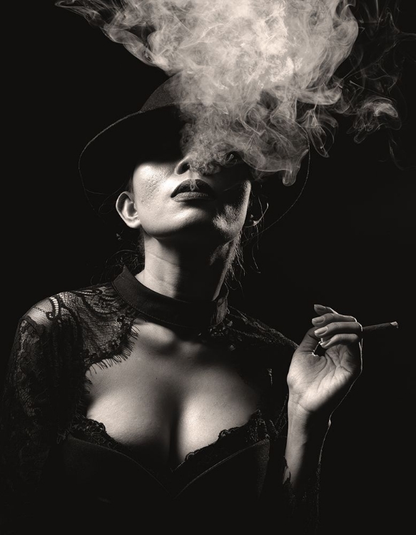 Picture of SMOKING LADY