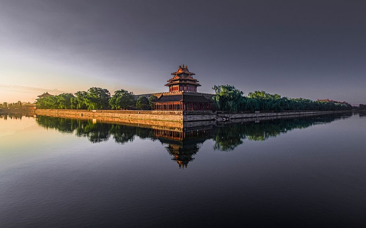 Picture of MORING LIGHT ON FORBIDDEN CITY