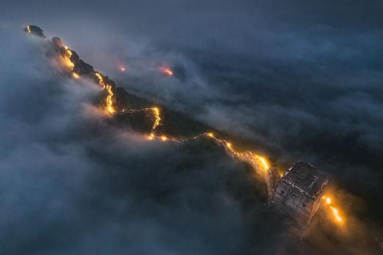 Picture of CLOUDS OVER THE DRAGONS BACK