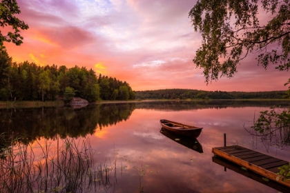 Picture of COLORFUL LAKE IN SUNSET