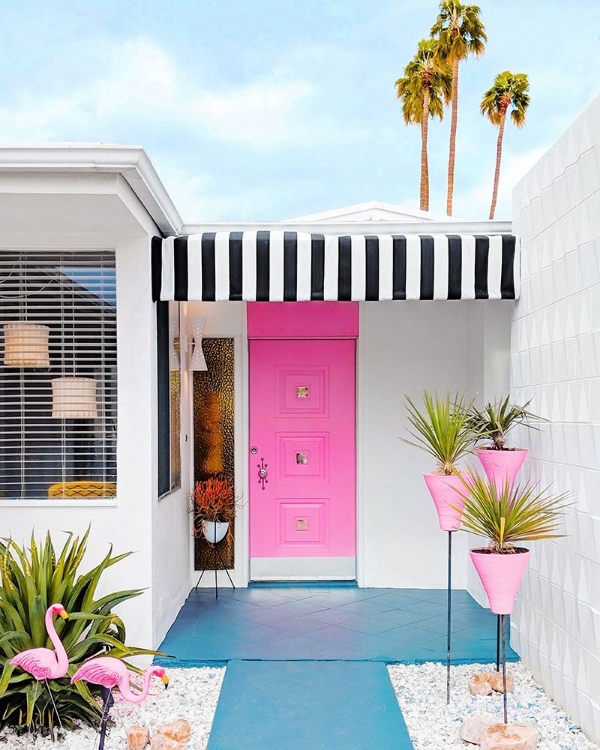 Picture of PINK DOOR WITH YARD FLAMINGOS