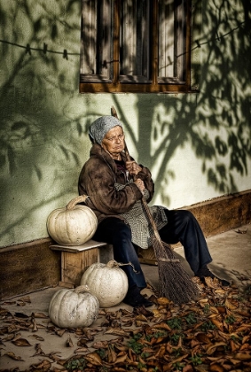 Picture of OLD WOMAN WITH PUMPKINS