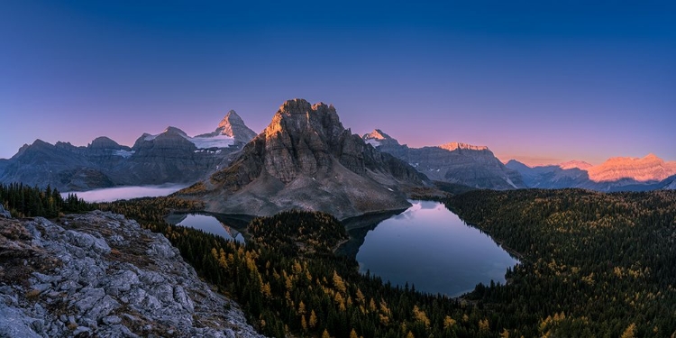 Picture of MT.ASSINIBOINE