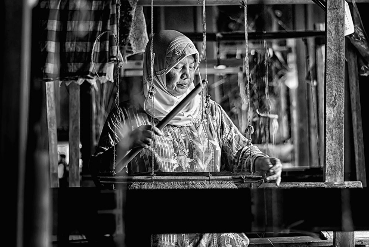 Picture of SONGKET MAKER