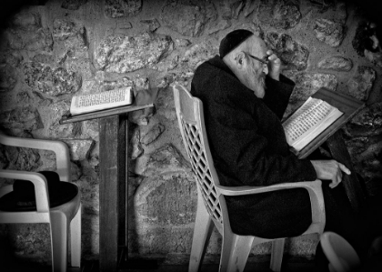 Picture of READING A HOLY BOOK (JERUSALEM