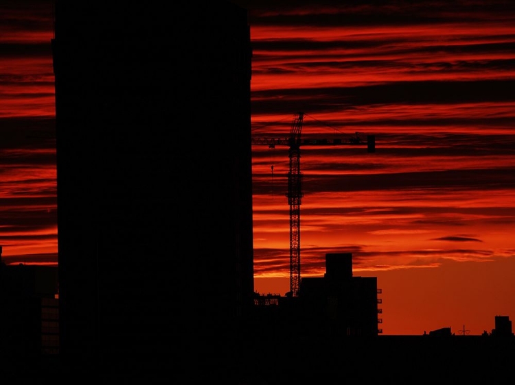 Picture of RED SUNSET (DUSK OVER HULL)