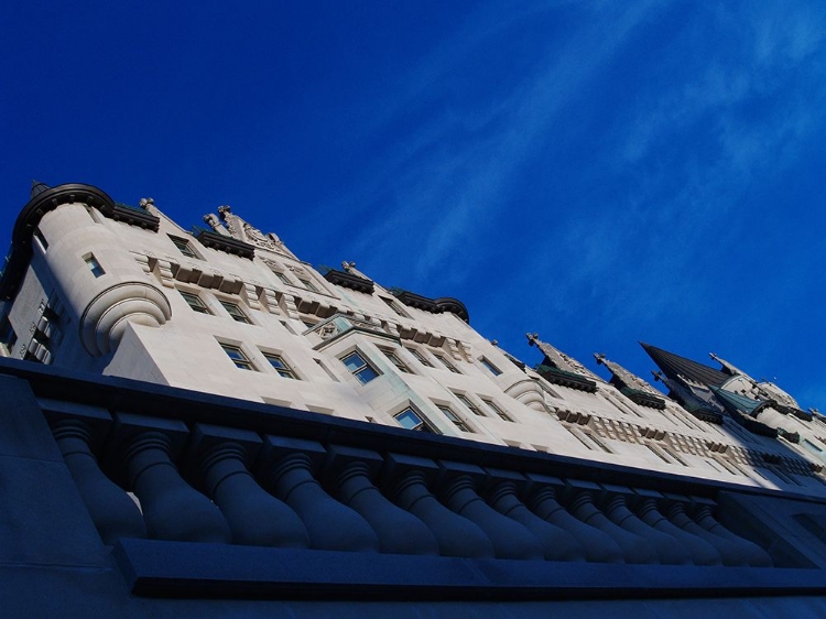 Picture of GROUND UP SHOT OF THE CHATEAU LAURIER