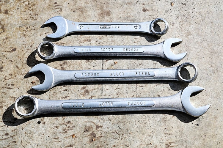 Picture of FOUR HORIZONTAL SPANNERS