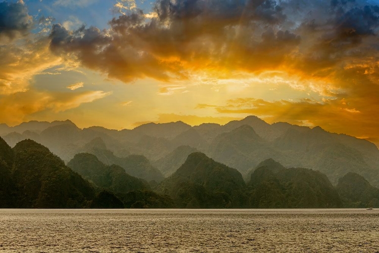 Picture of PHILIPPINES SUNNY MOUNTAINS